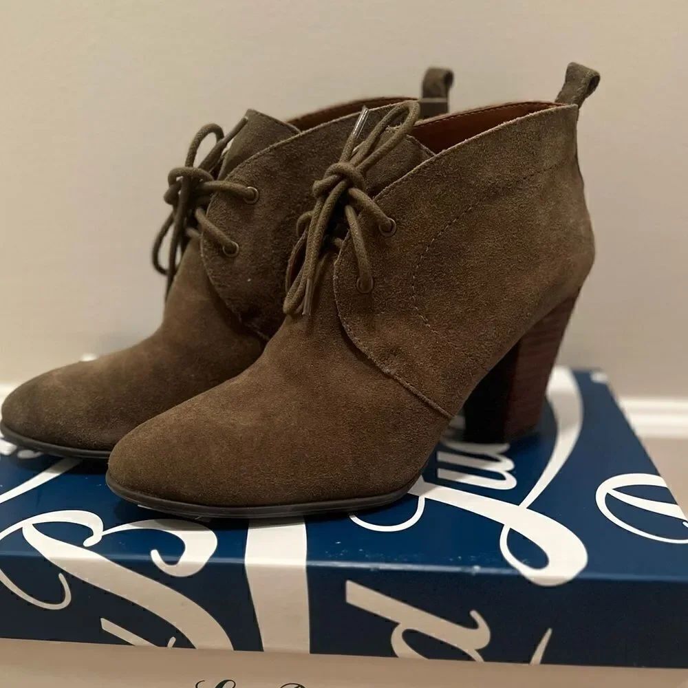 Lucky Brand Green Suede Lace Up Heel Ankle Booties